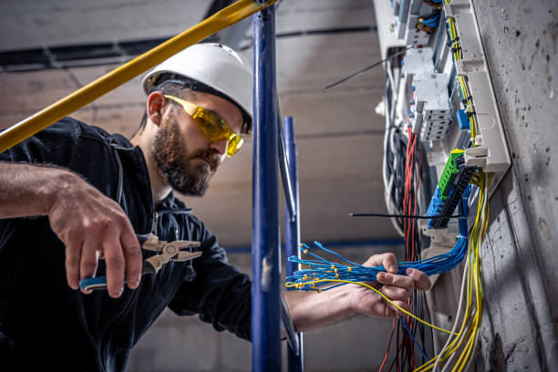 Best 24-Hour Electrician  in Roseburg, OR